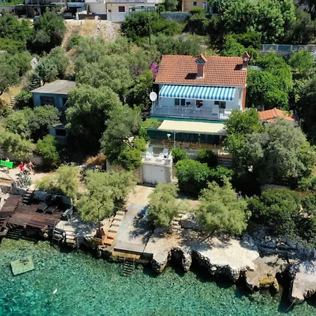 By The Sea With Terrace & Ocean Views On Ciovo *